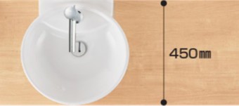 肌の色を引き立てて顔全体をしっかり照らす『美ルック』と丁度いいコンパクトな『エスタ』　目黒区W様邸